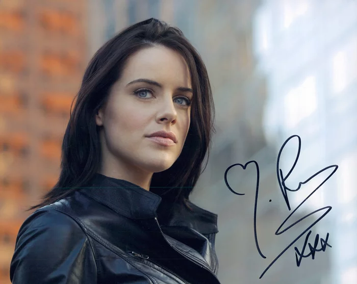 Michelle Ryan autograph