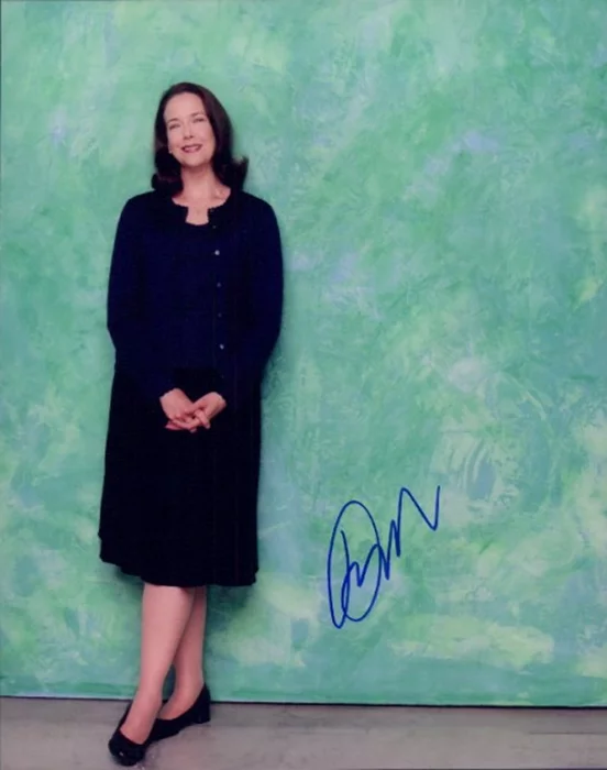 Harriet Samson Harris autograph
