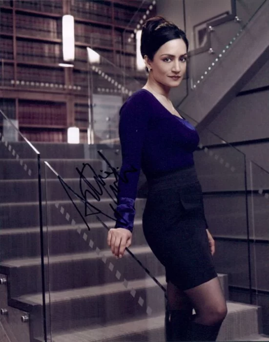 Archie  Panjabi autograph
