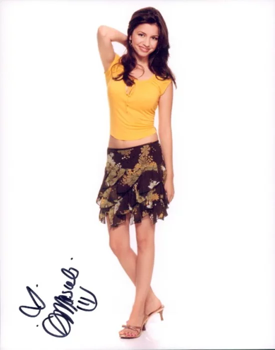 Masiela Lusha autograph