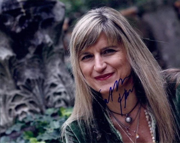 Catherine Hardwicke autograph