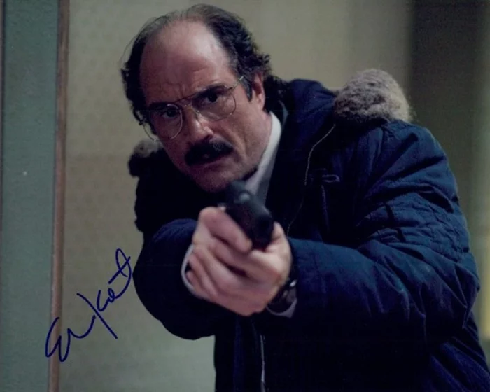 Elias Koteas autograph