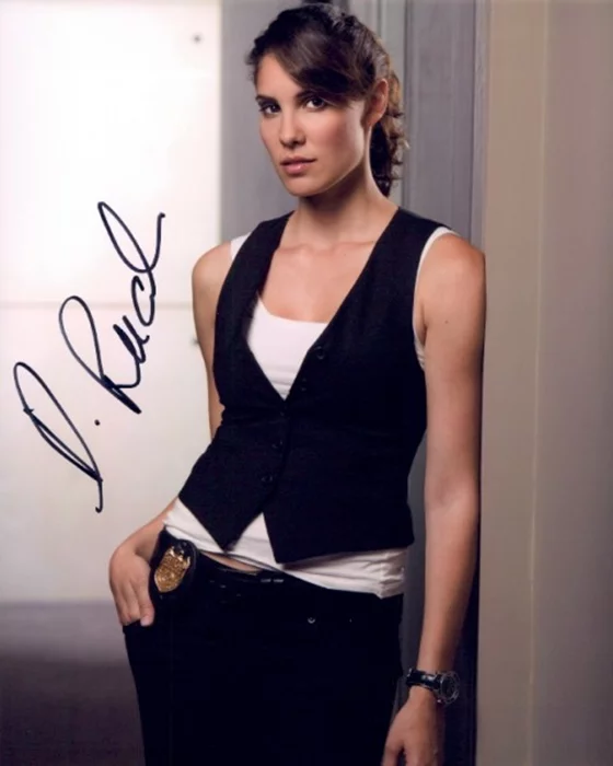 Daniela Ruah autograph