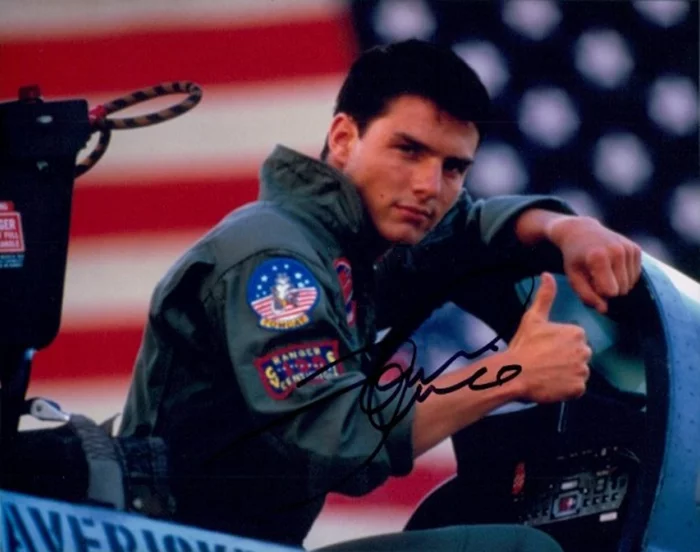 Tom Cruise autograph