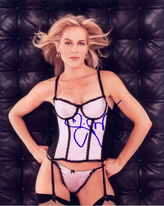 Julie Benz autograph