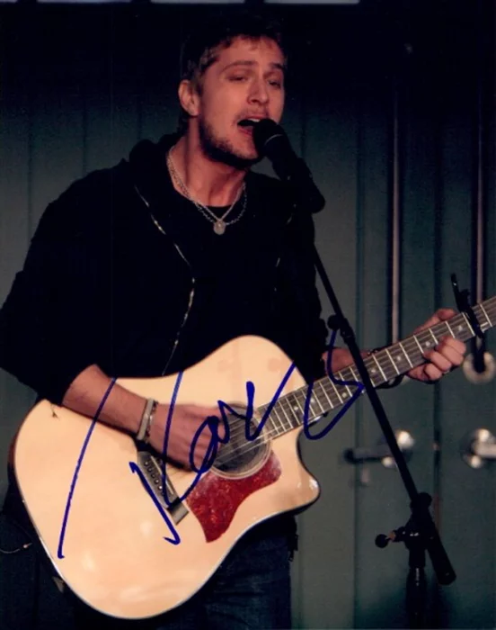 Rob Thomas autograph