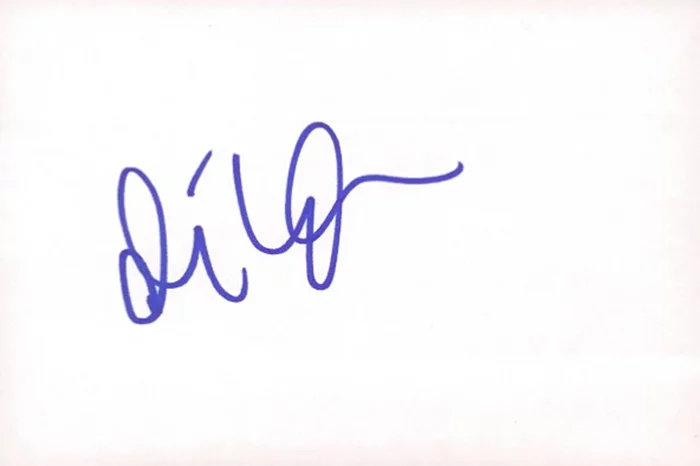 Oliver Hudson autograph