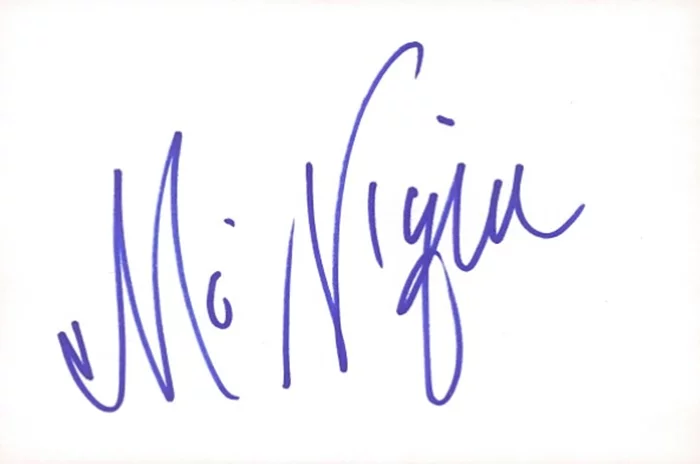 Mo'Nique autograph