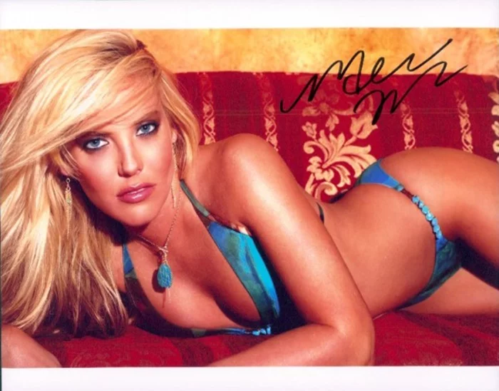 Mercedes McNab autograph