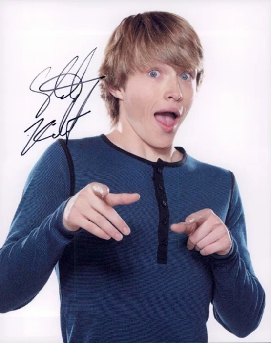 Sterling Knight autograph