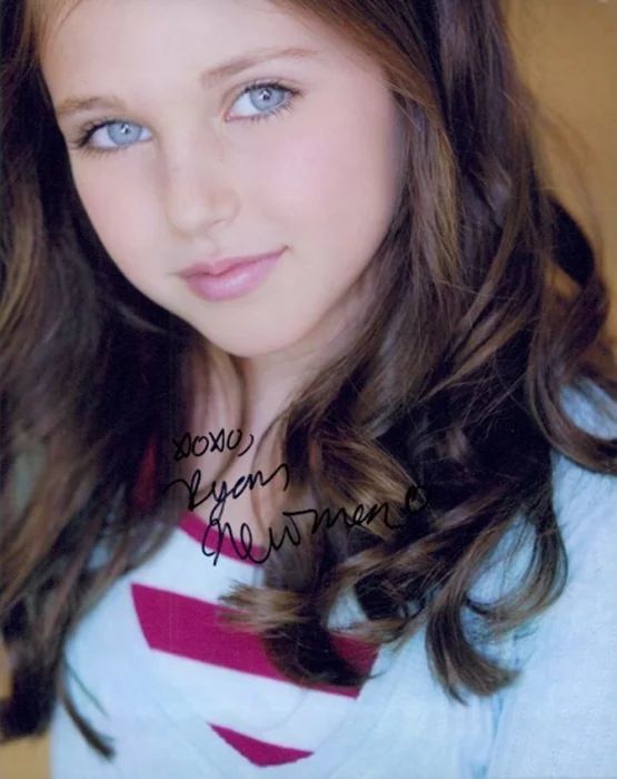 Ryan Newman autograph
