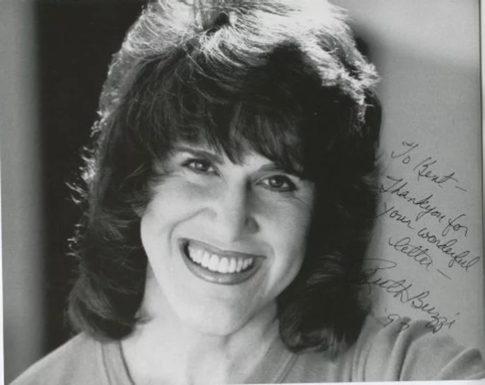 Ruth Buzzi autograph