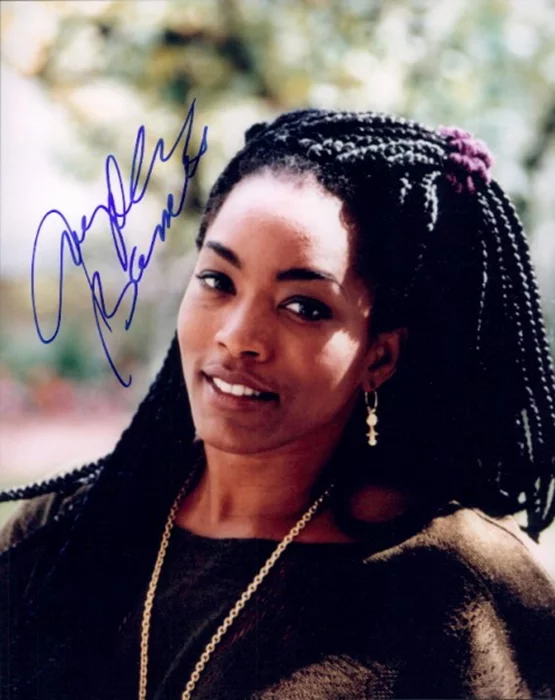 Angela Bassett autograph