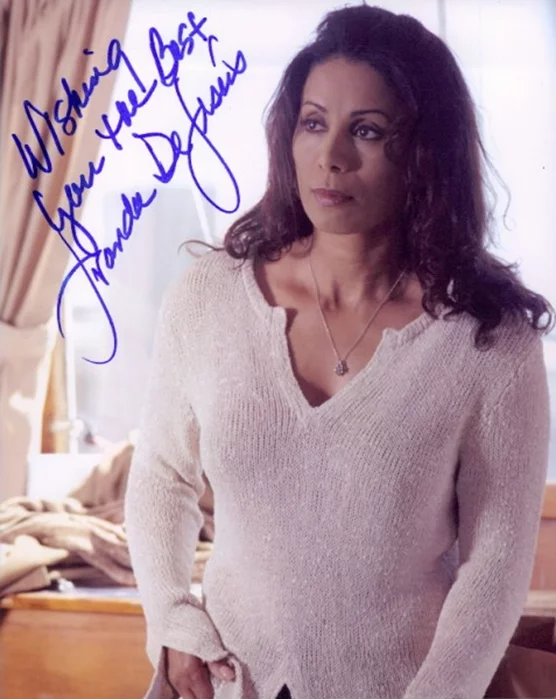 Wanda De Jesus autograph