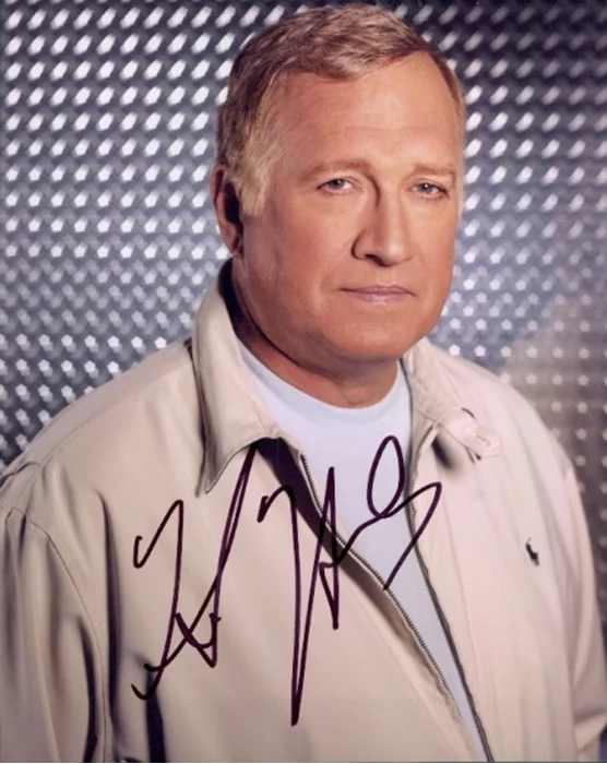 Ken Howard autograph