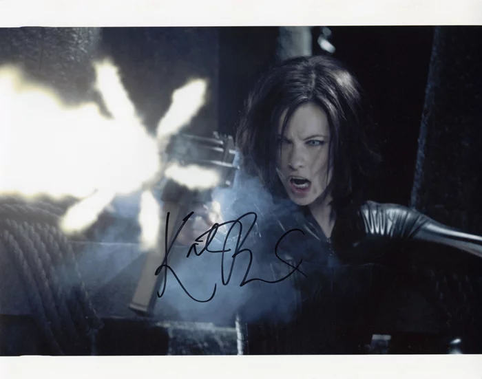Kate Beckinsale autograph