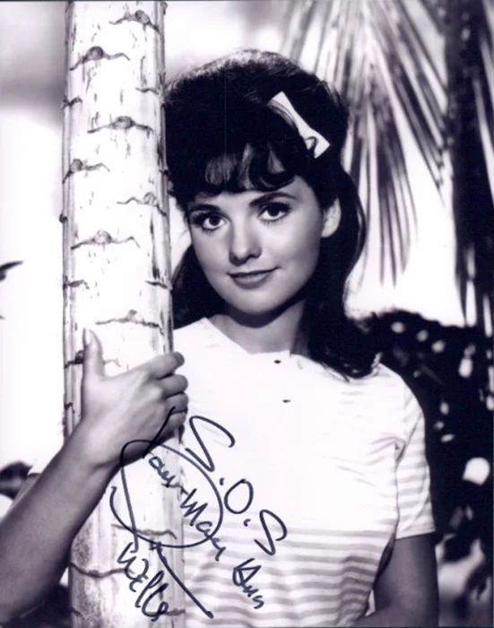 Dawn Wells autograph