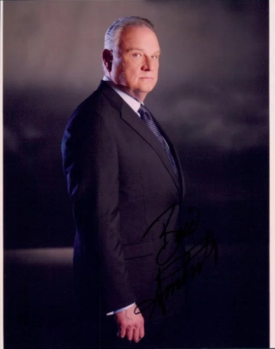 Bill Smitrovich autograph