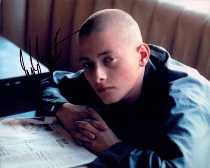 Edward Furlong autograph