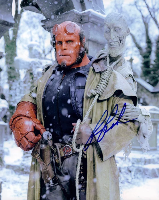 Ron Perlman autograph
