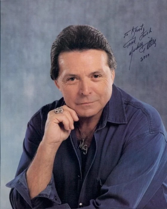 Mickey Gilley autograph