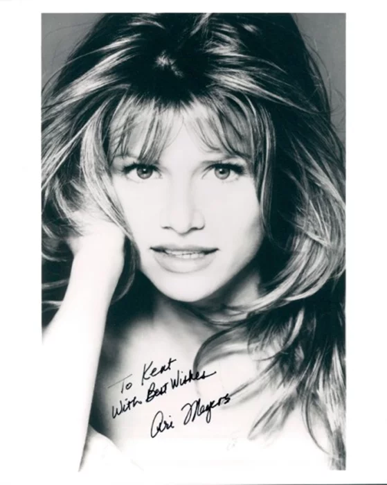 Ari Meyers autograph