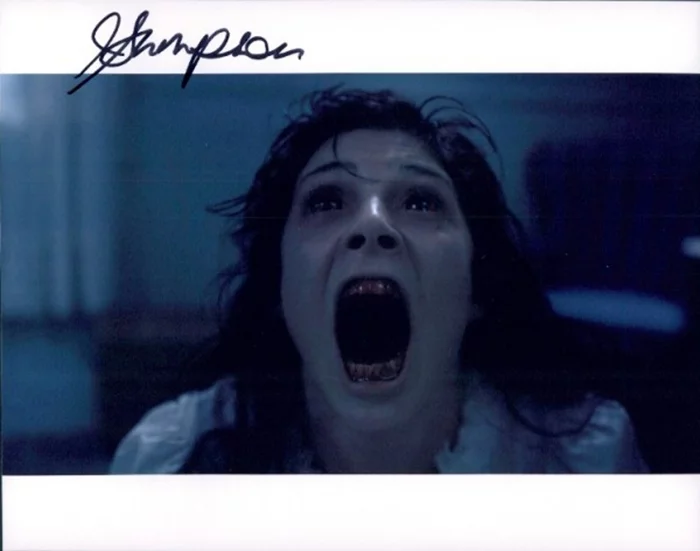 Cindy  Sampson autograph