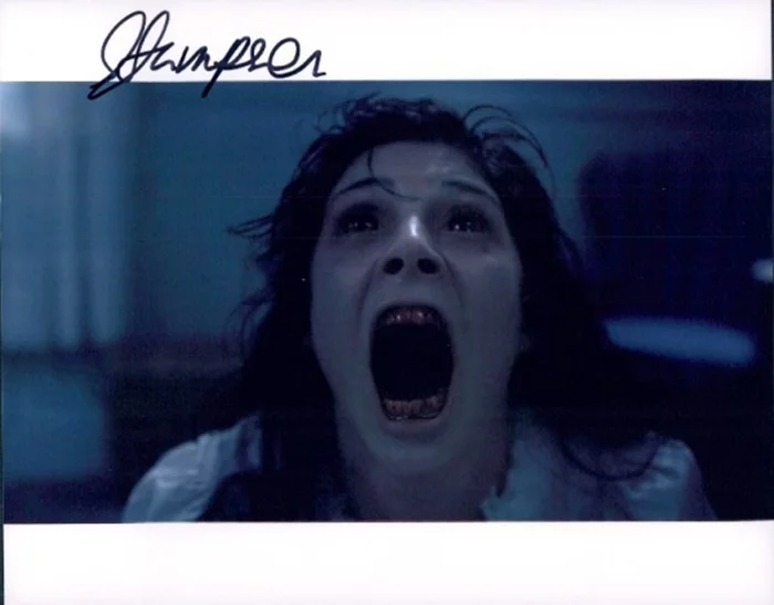 Cindy  Sampson autograph