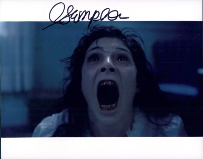 Cindy  Sampson autograph