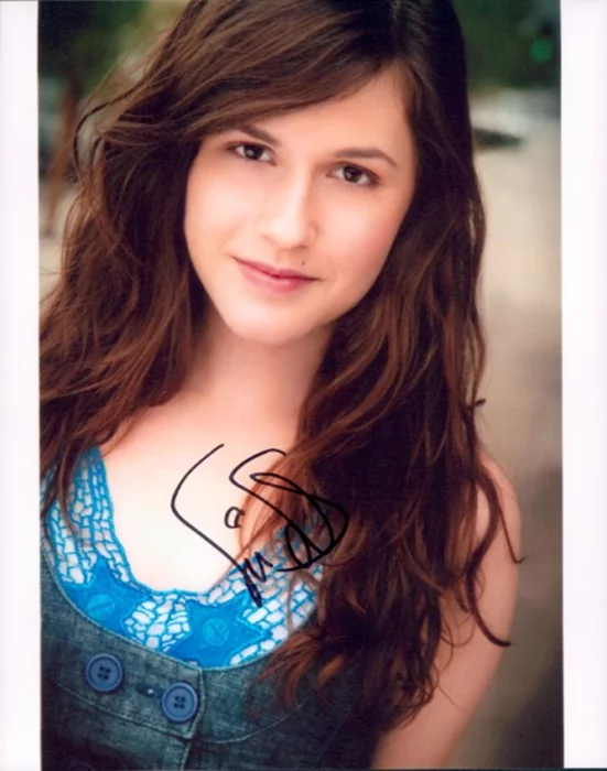 Erin Sanders autograph