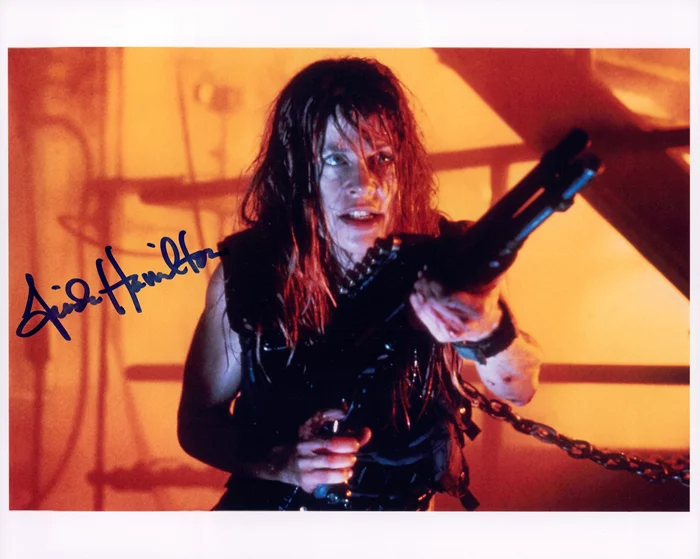 Linda Hamilton autograph