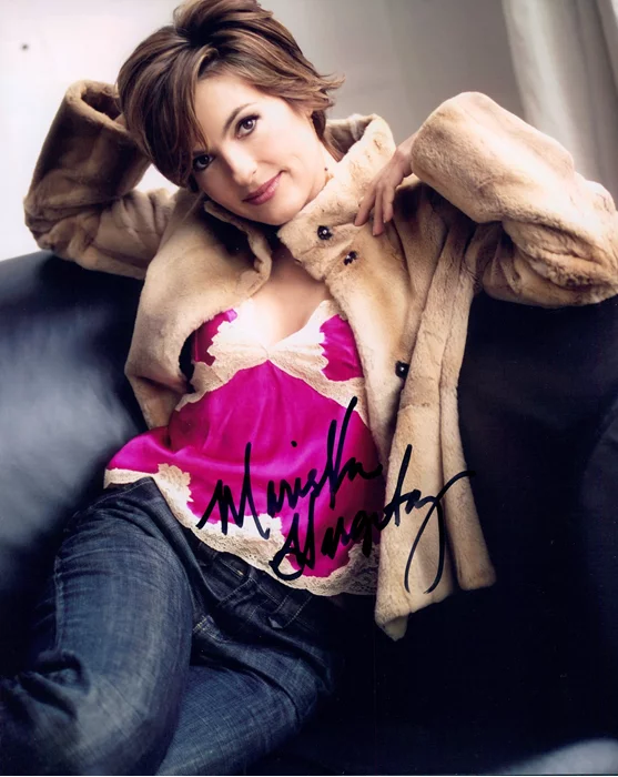 Mariska Hargitay autograph