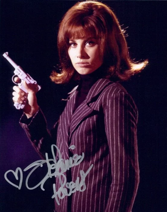 Stefanie Powers autograph