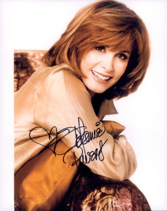 Stefanie Powers autograph