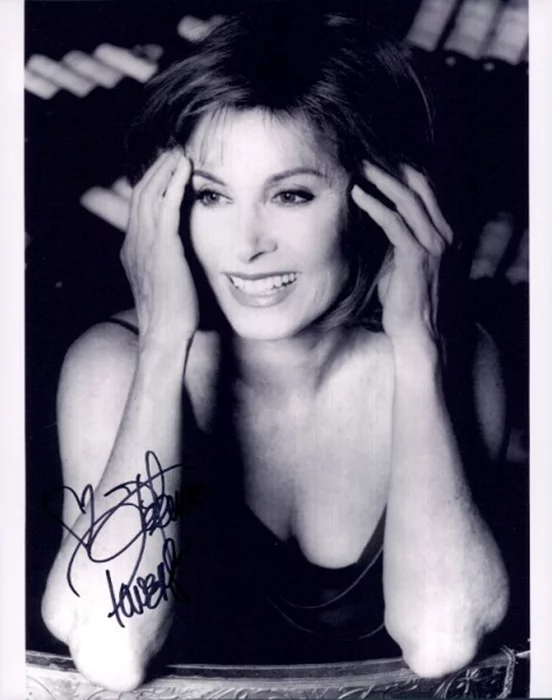 Stefanie Powers autograph