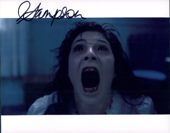 Cindy  Sampson autograph
