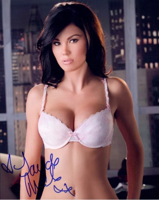 Jayde Nicole autograph