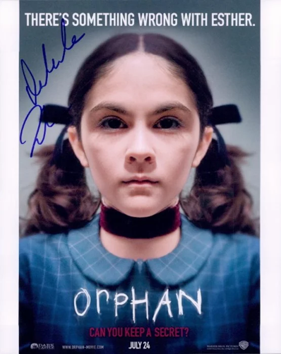 Isabelle Fuhrman autograph