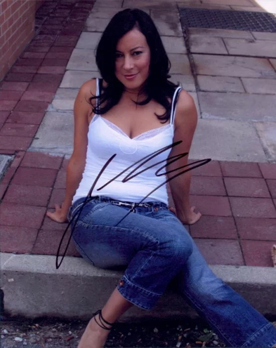 Jennifer Tilly autograph