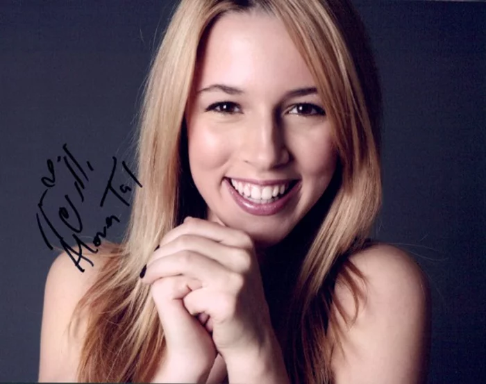 Alona Tal autograph
