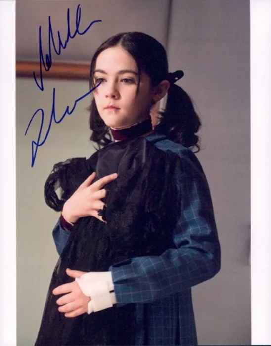 Isabelle Fuhrman autograph