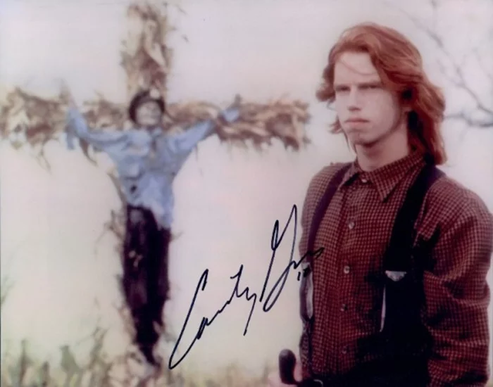 Courtney Gains autograph
