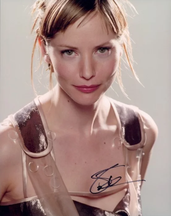 Sienna Guillory autograph