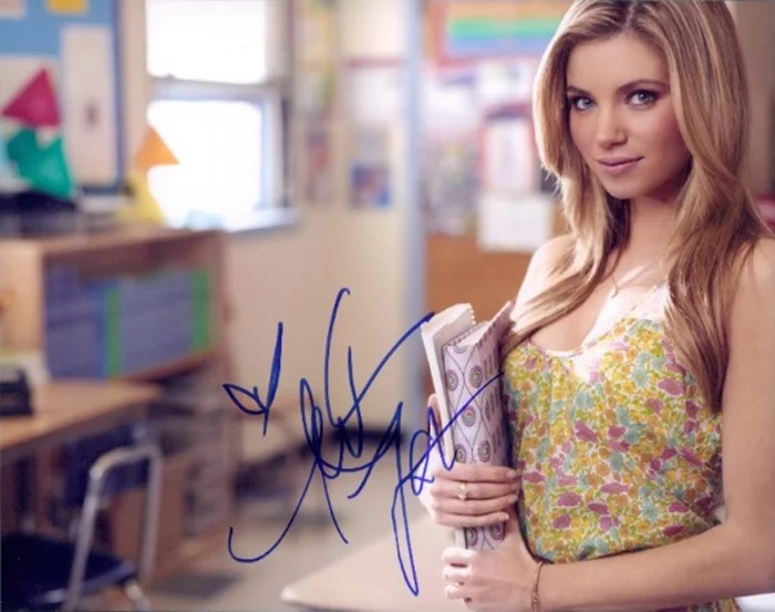 Amber Lancaster autograph