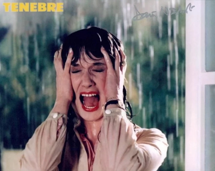 Daria Nicolodi autograph