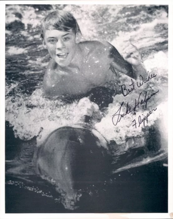 Luke Halpin autograph