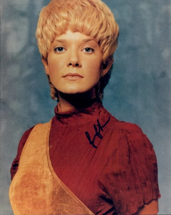 Jennifer Lien autograph