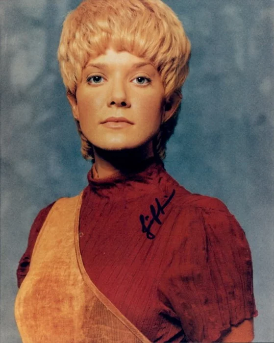 Jennifer Lien autograph
