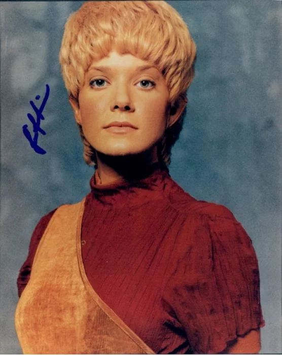 Jennifer Lien autograph