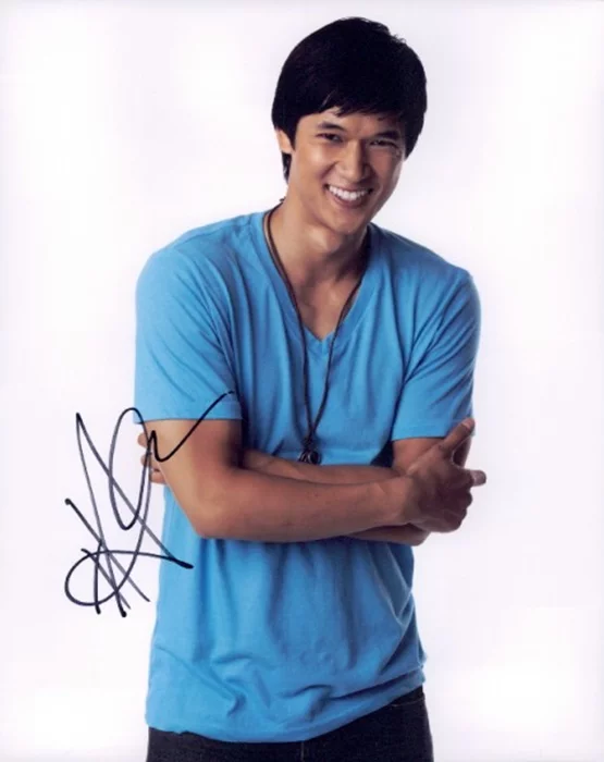 Harry Shum Jr. autograph
